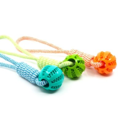 Žogica na vrvi z zanko v treh barvah